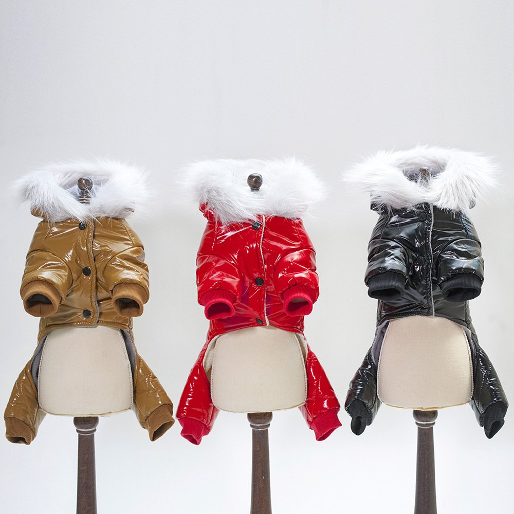 abrigo-acolchado-capucha-perros-raijuu-21.jpg Los tres colores diponibles del Abrigo acolchado de algodón con capucha peluda, en marrón, rojo y negro parte delantera