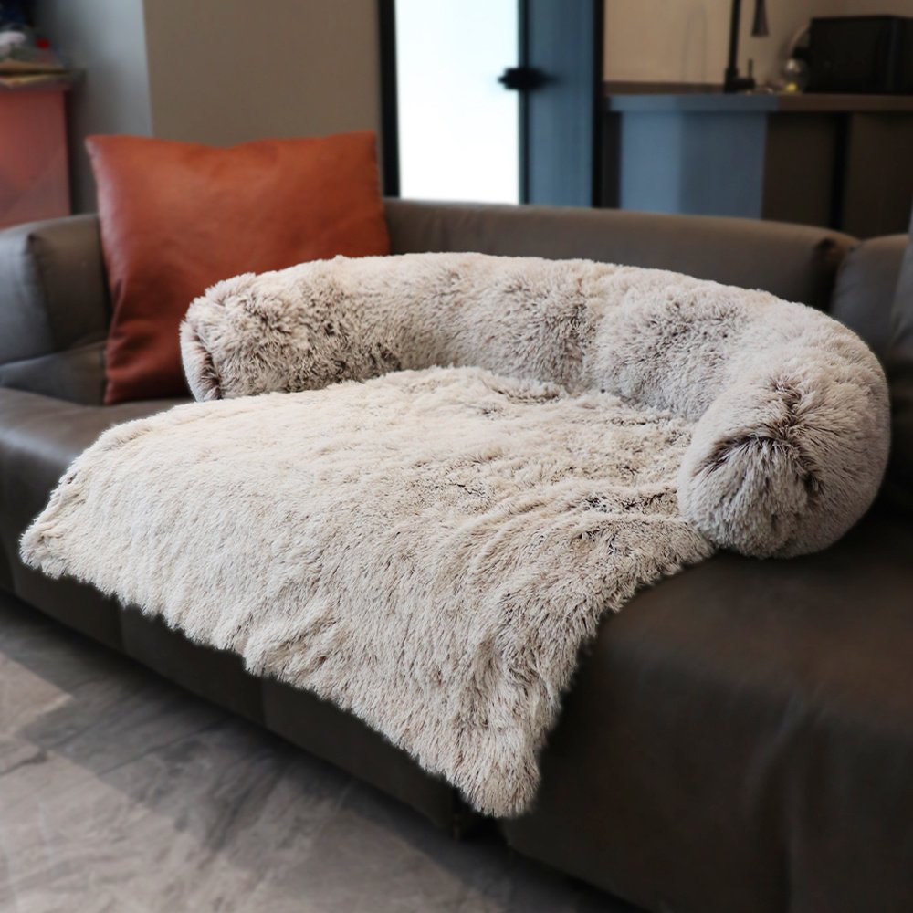 cama-suave-para-sofa-raijuu-19.jpg Cama para perros suave encima de un sofá
