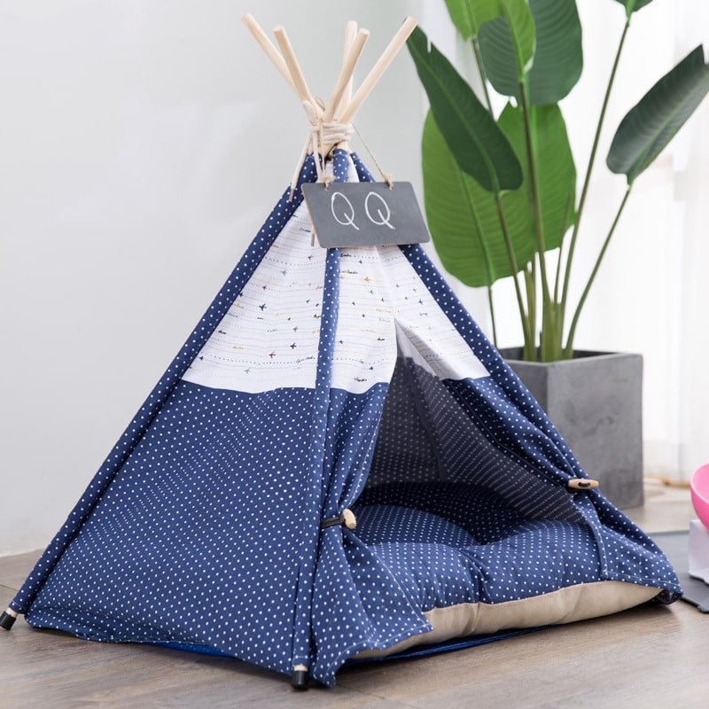 cama-tipi-elegante-mascotas-raijuu-08-min Cama tipi para perros elegante y moderna con estampado azul y puntitos blancos